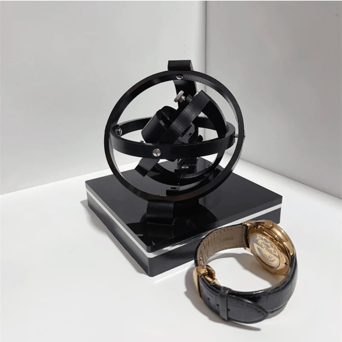 Moktan Sabai – Silent Automatic Watch Winder with Display Case – image 53740084658522